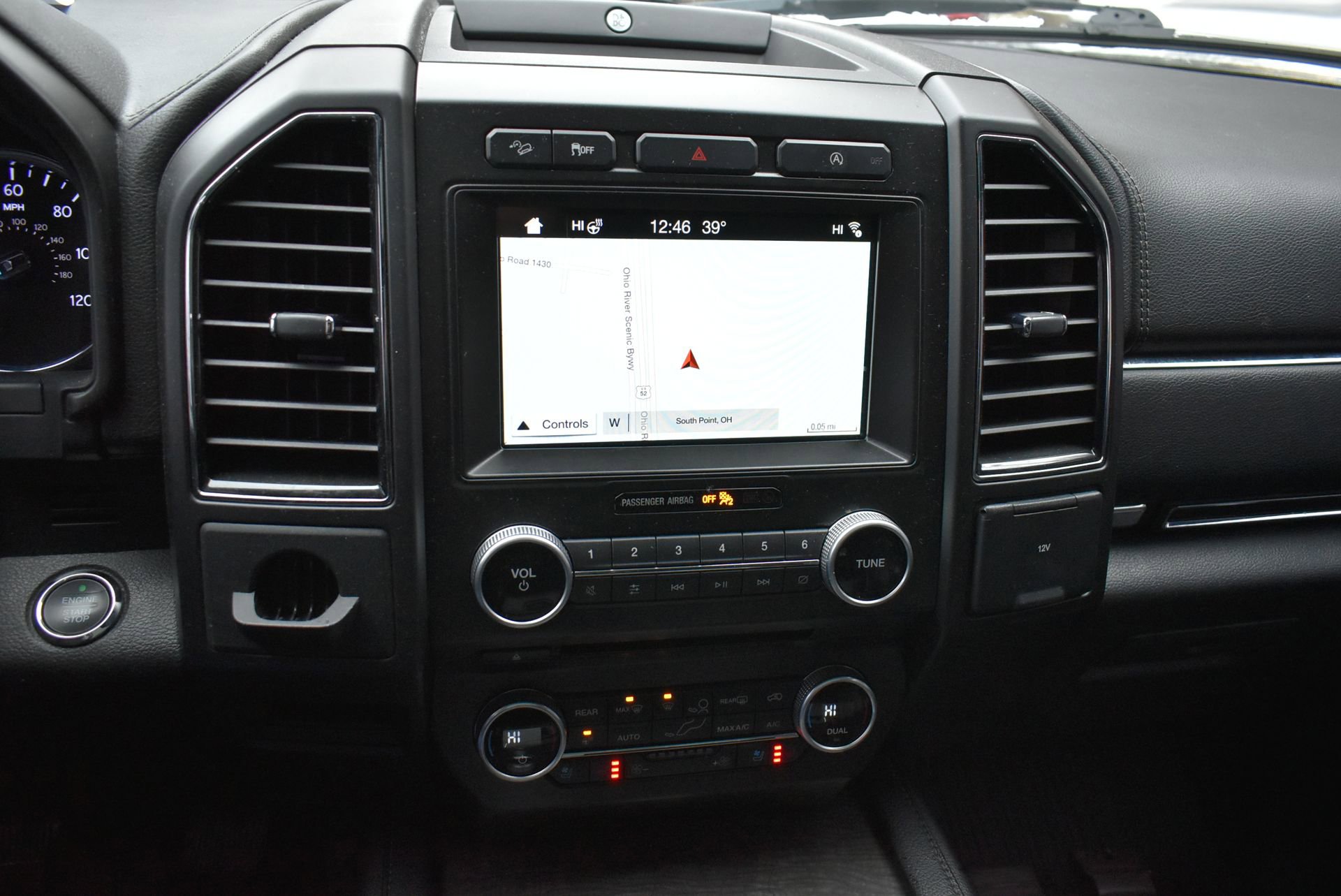 Used 2018 Ford Expedition Limited image 25