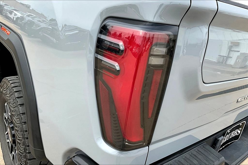 Used 2024 GMC Sierra 2500 AT4X image 40