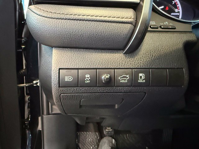 Used 2020 Toyota Camry LE w/ Convenience Package FWD image 19