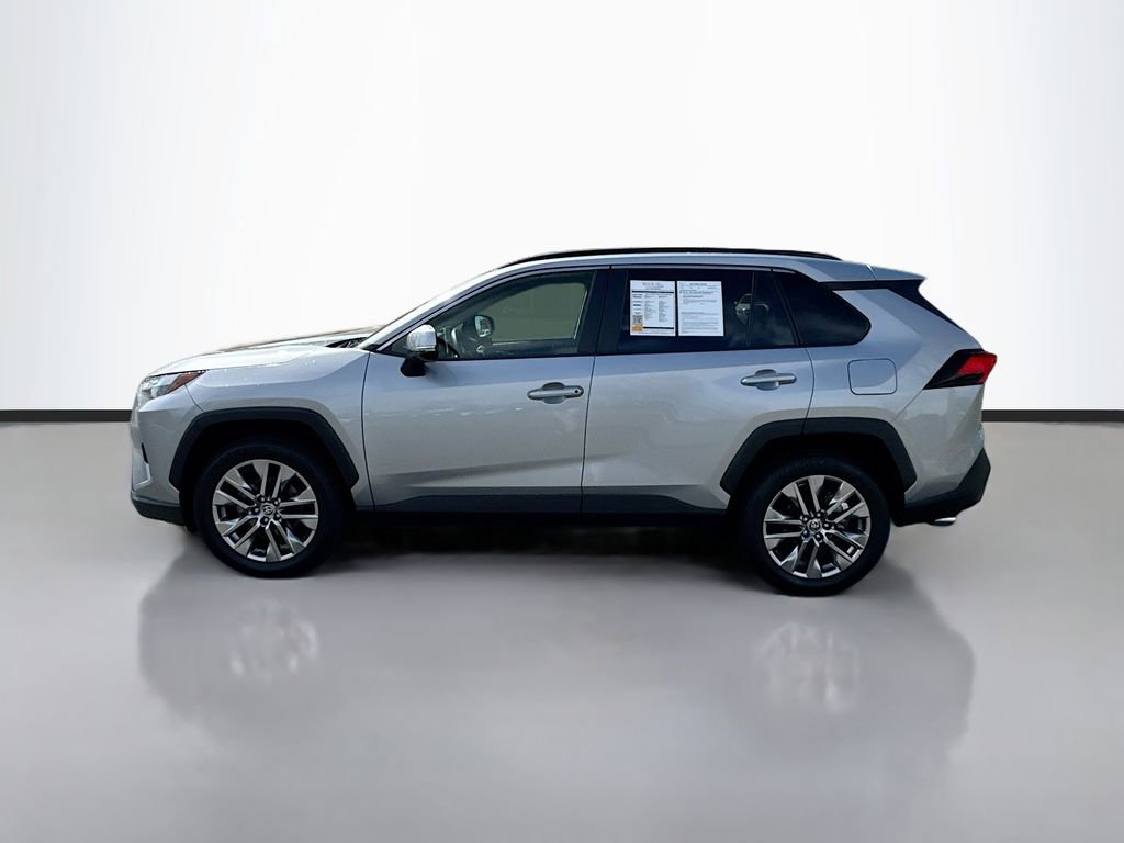 Used 2023 Toyota RAV4 XLE Premium image 4