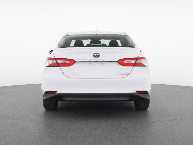 Used 2020 Toyota Camry LE FWD image 6