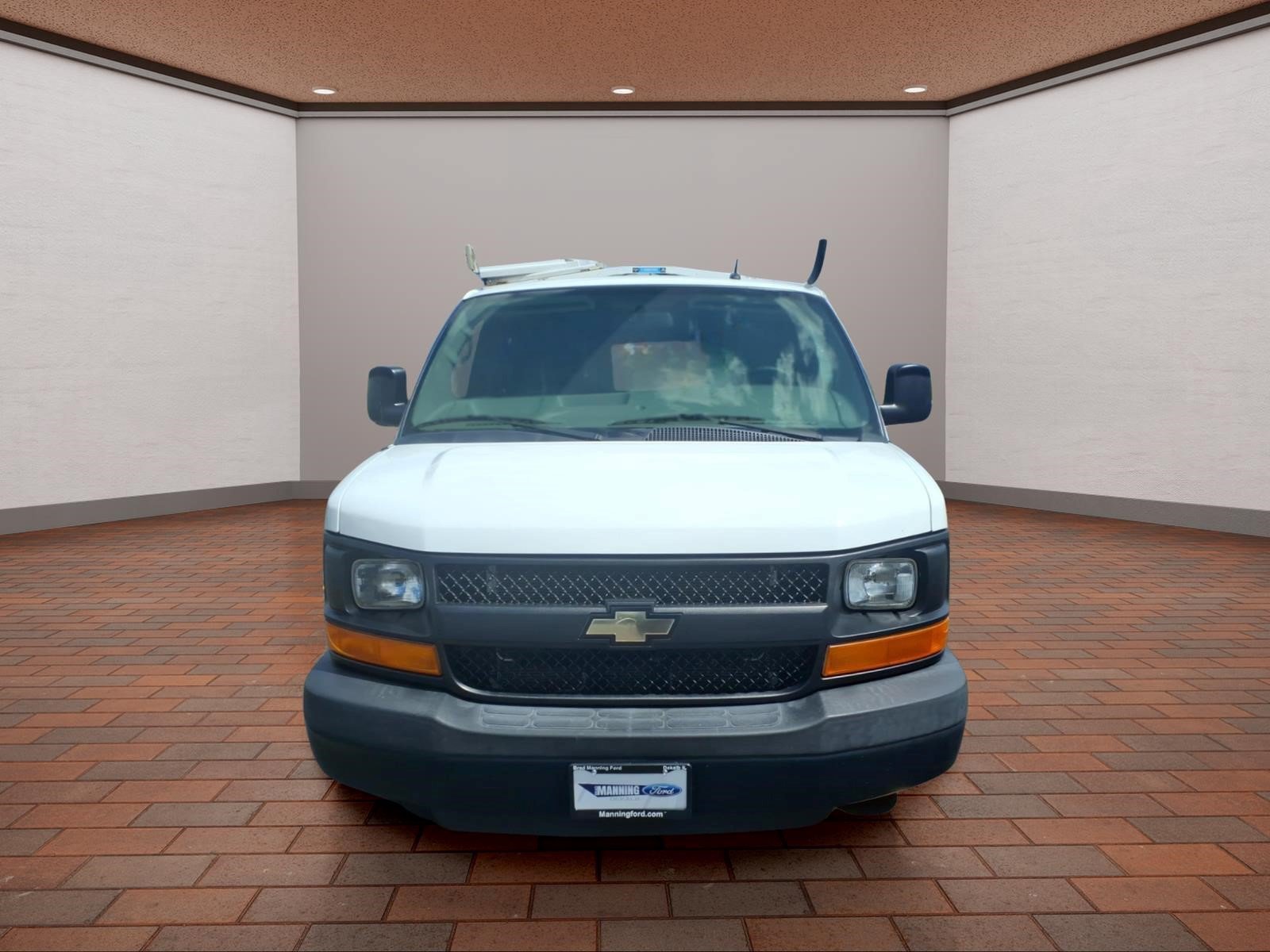 Used 2015 Chevrolet Express 2500 RWD video 3