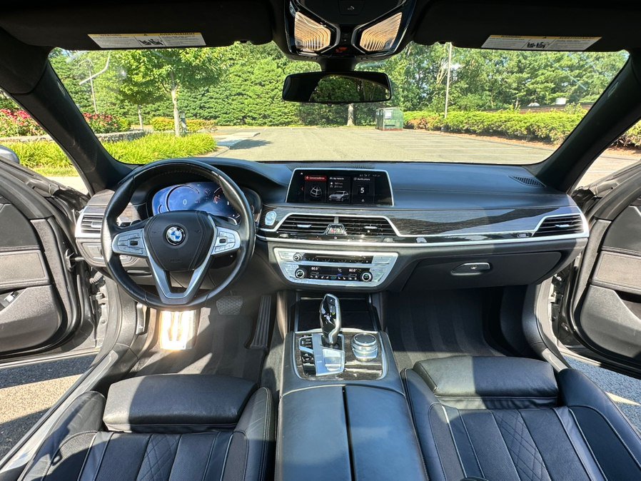 Used 2016 BMW 750i xDrive AWD/4WD image 24