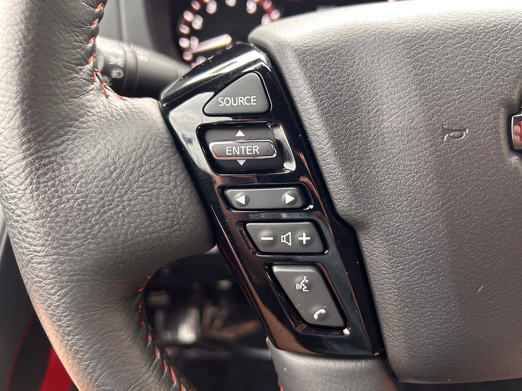 Used 2025 Nissan Frontier PRO-4X w/ Pro Convenience Package AWD/4WD image 34