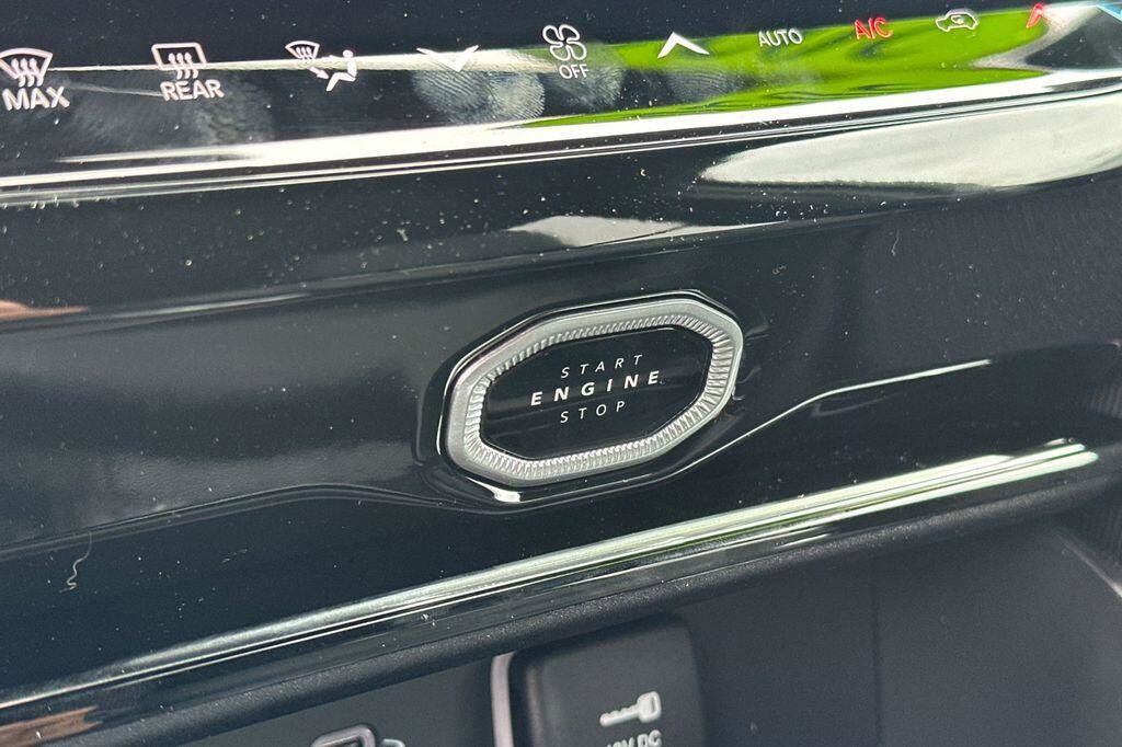 New 2026 Jeep Grand Cherokee L Limited AWD/4WD image 23