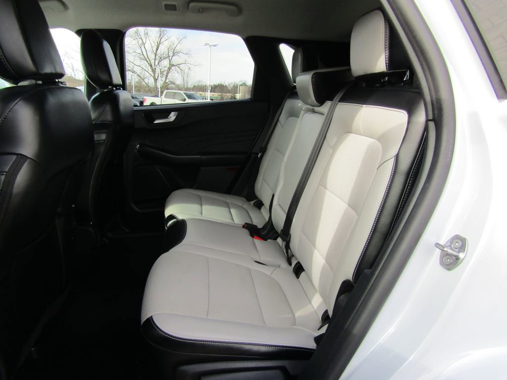 Used 2025 Ford Escape SE image 34