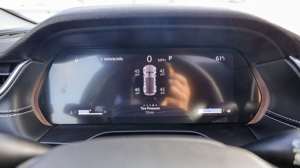 New 2025 Jeep Grand Cherokee Altitude image 24