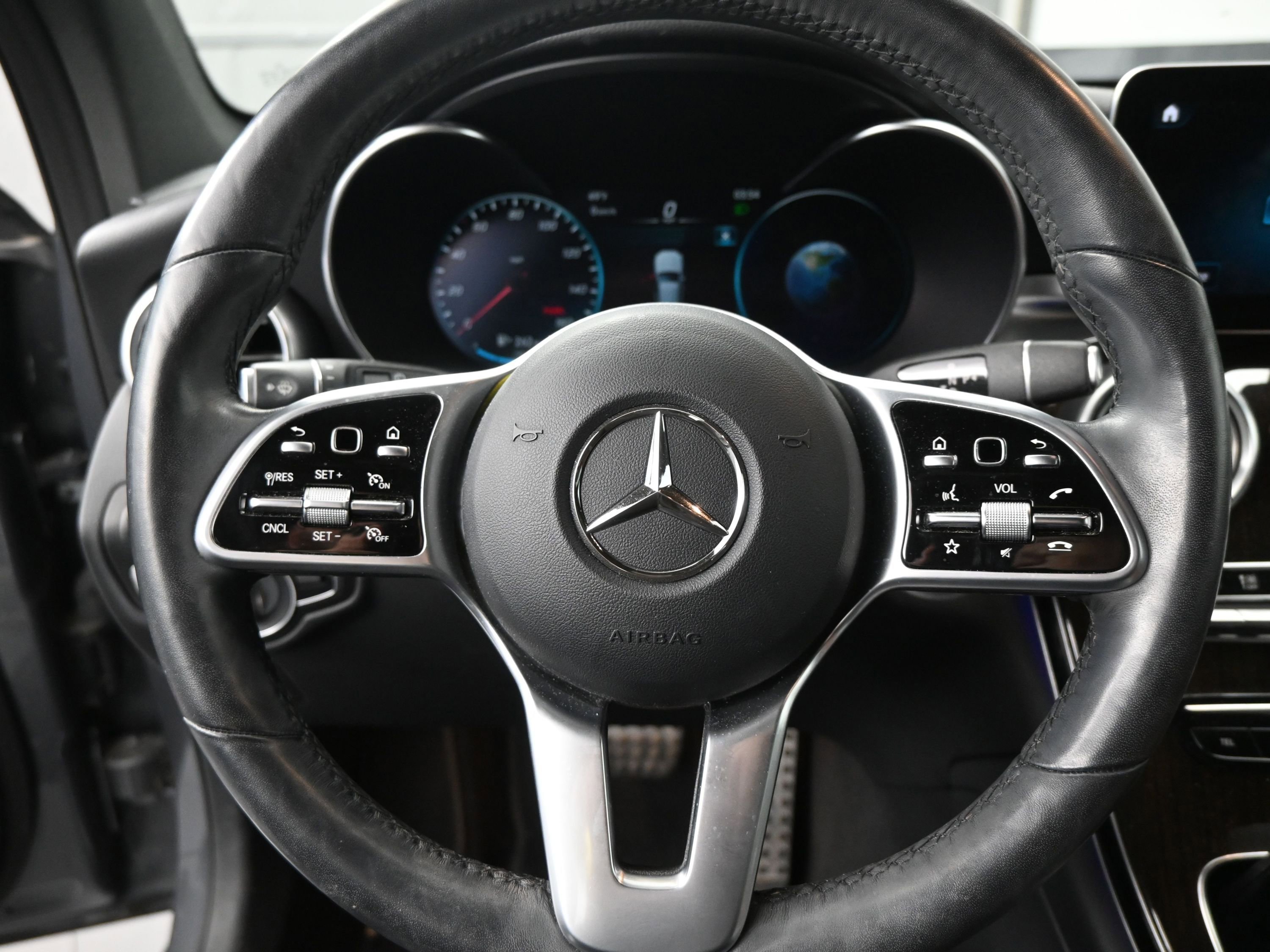 Used 2021 Mercedes-Benz GLC 300 4MATIC image 11
