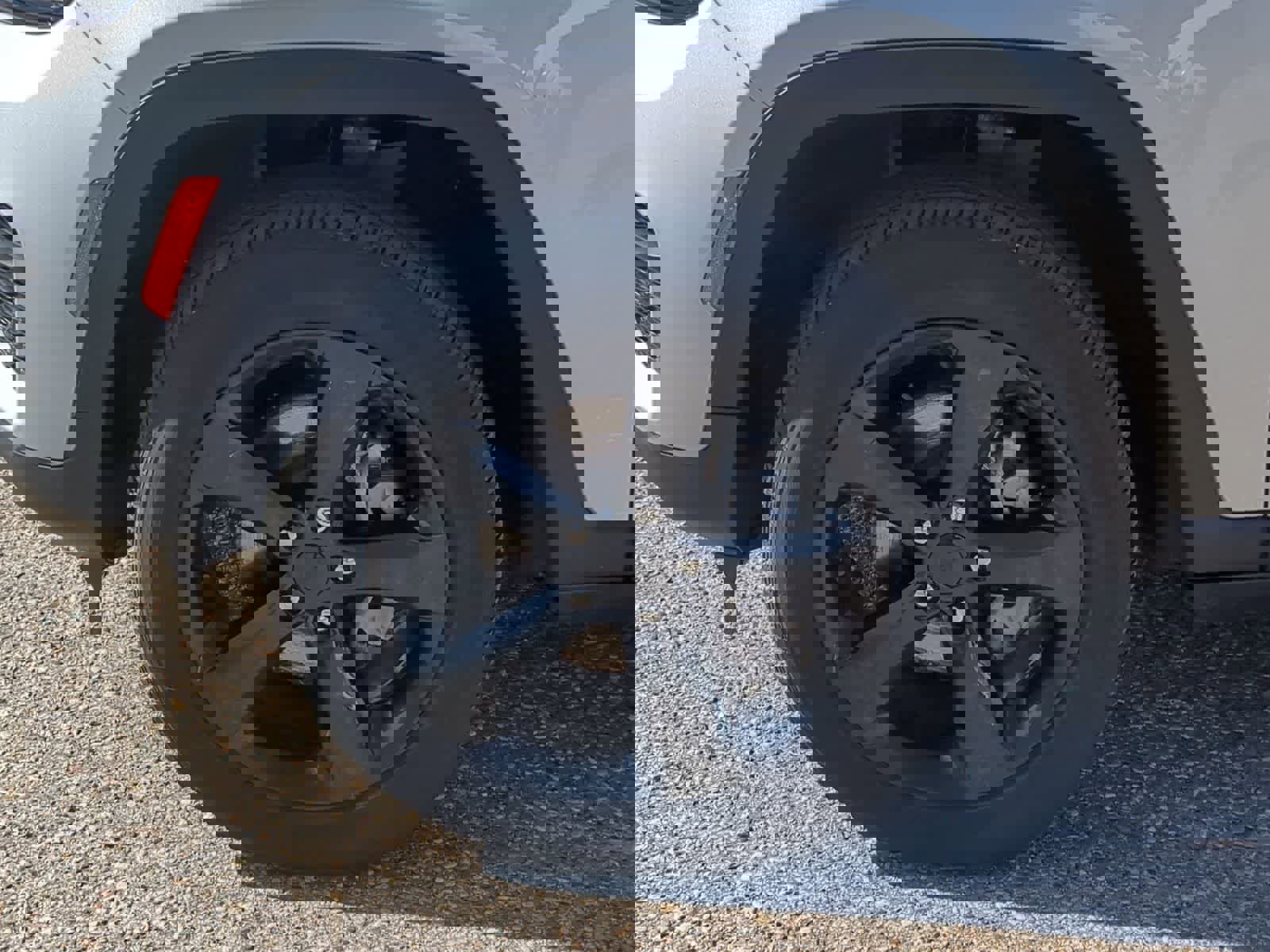 Used 2023 Jeep Grand Cherokee Altitude image 14