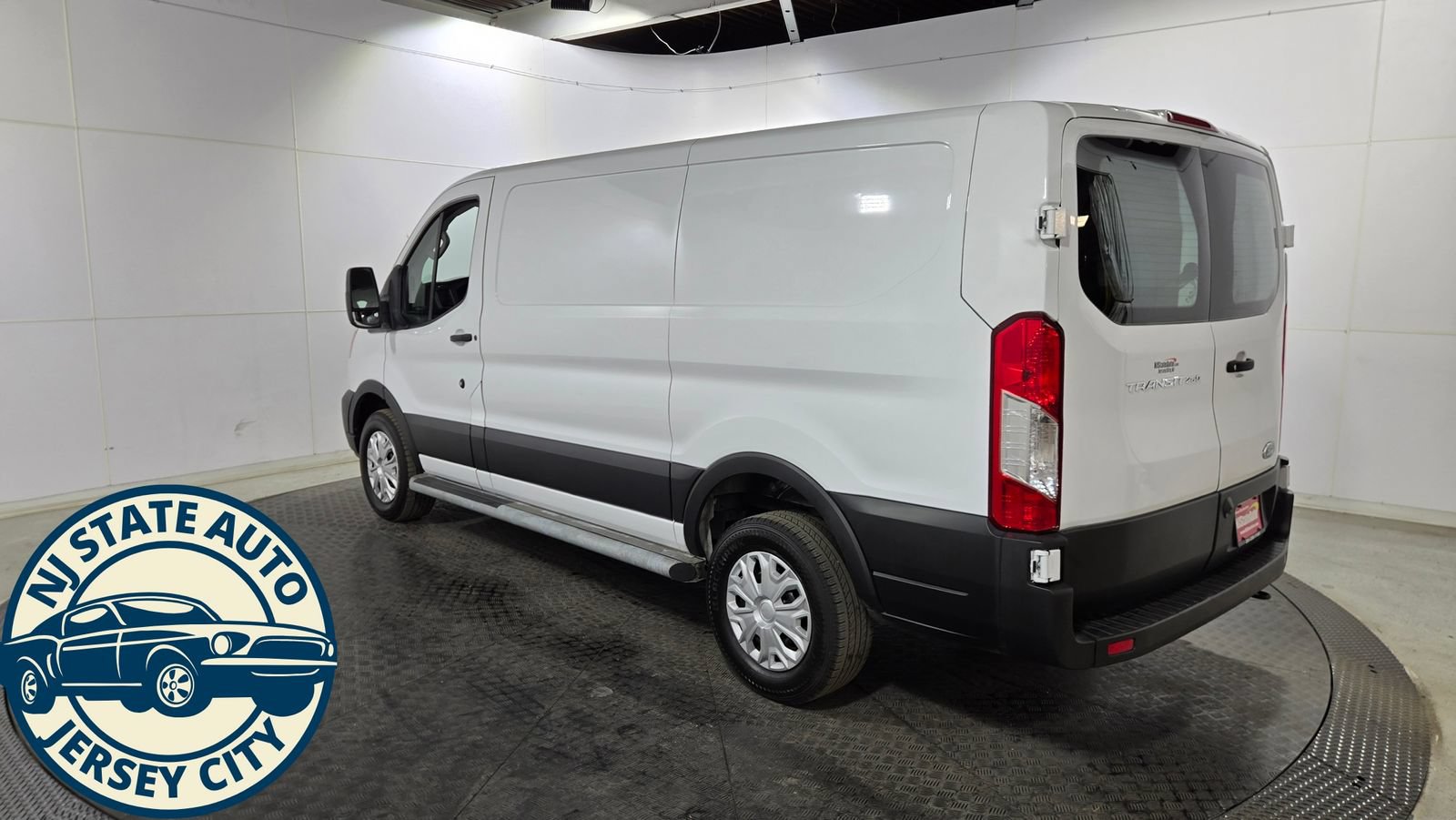 Used 2022 Ford Transit 250 Low Roof w/ Exterior Upgrade Package RWD image 5