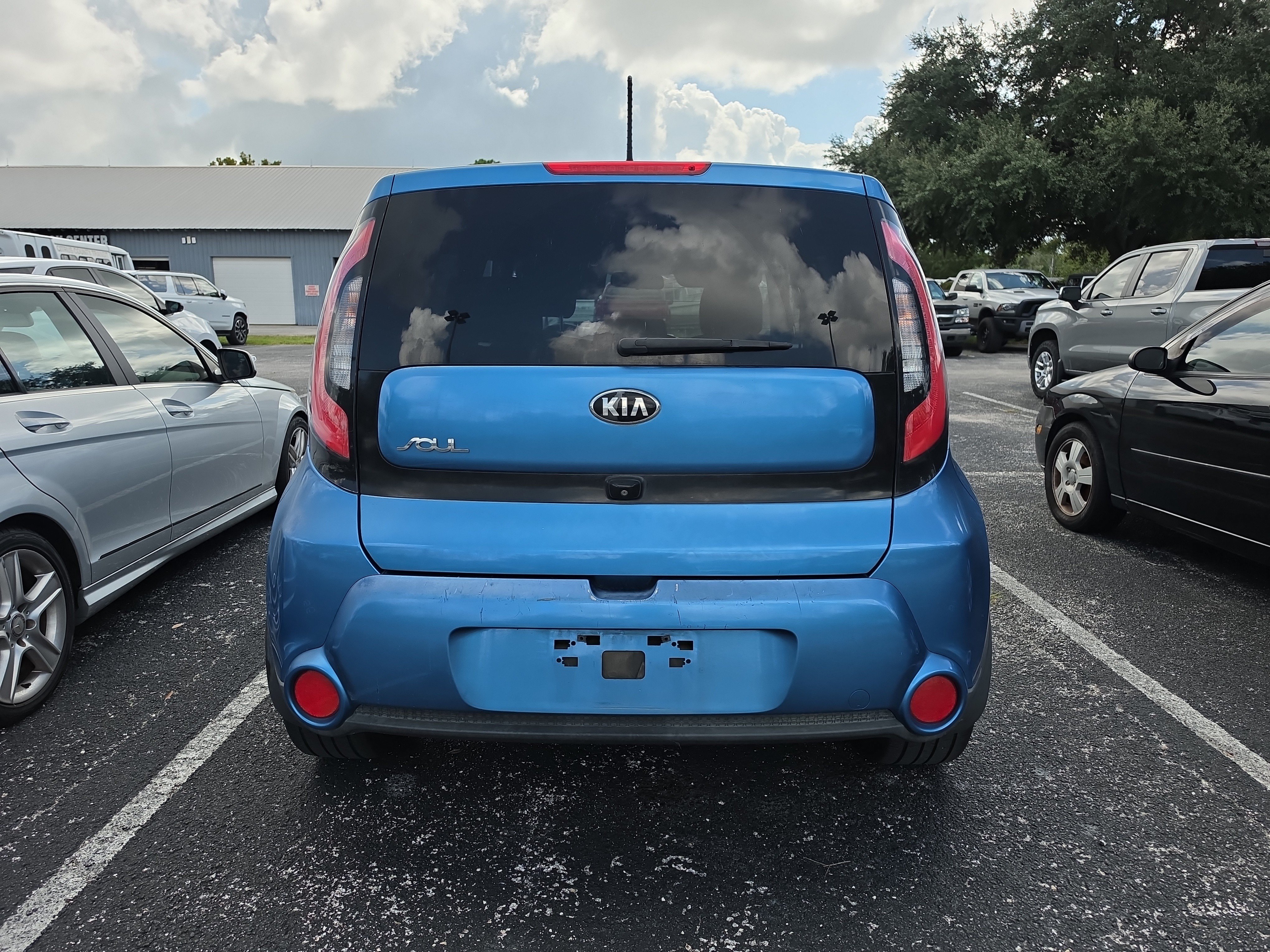 Used 2015 Kia Soul + w/ Audio Package FWD image 4