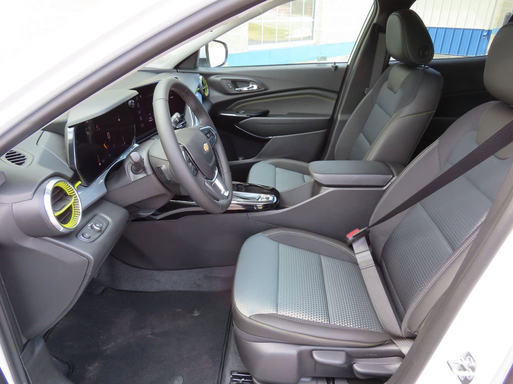 New 2026 Chevrolet Trax LT w/ Driver Confidence Package image 19