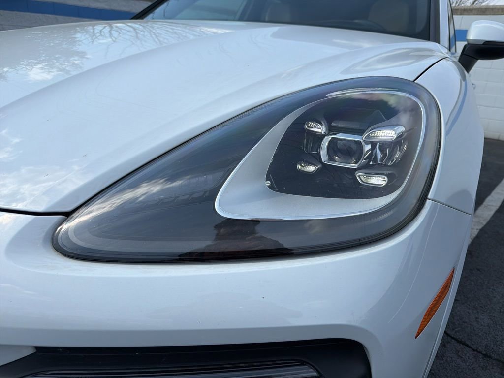 Used 2022 Porsche Cayenne Platinum Edition AWD/4WD image 9