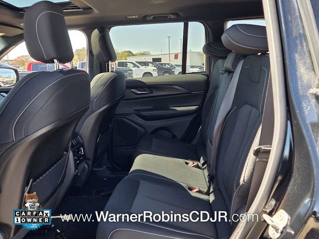 Used 2025 Jeep Grand Cherokee Laredo X w/ Luxury Tech Group I image 6