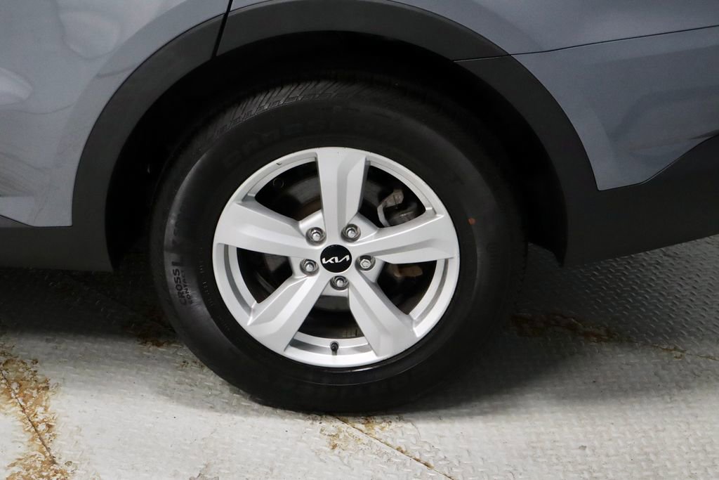 Used 2023 Kia Sorento LX FWD image 18