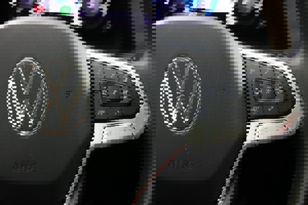 Used 2024 Volkswagen Atlas SEL Premium R-Line image 31