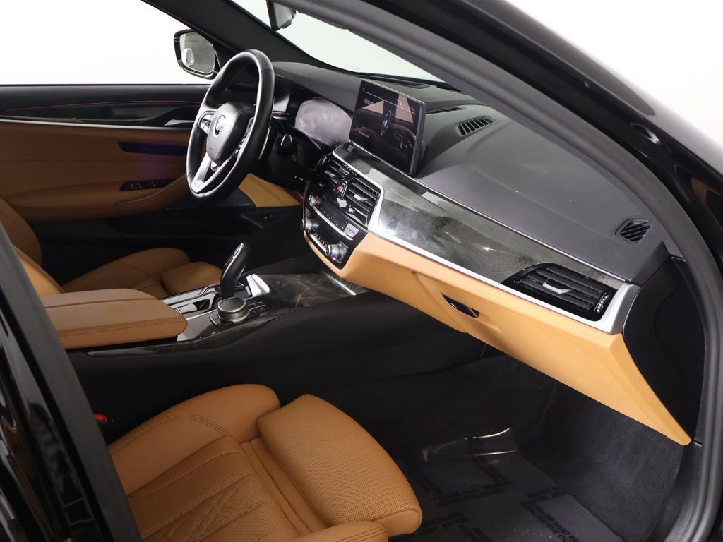 Used 2022 BMW 530i xDrive w/ M Sport Package image 26