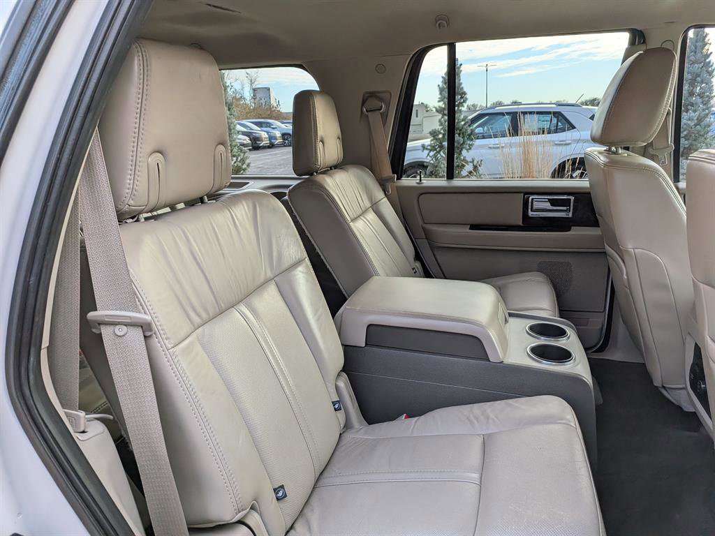 Used 2016 Lincoln Navigator Select image 15