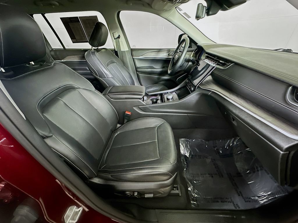 Used 2022 Jeep Grand Cherokee L Limited w/ Luxury Tech Group II image 12