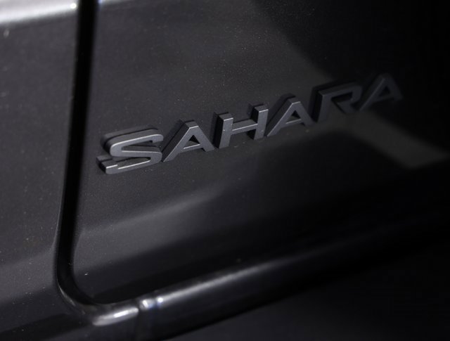 Used 2025 Jeep Wrangler Sahara image 7