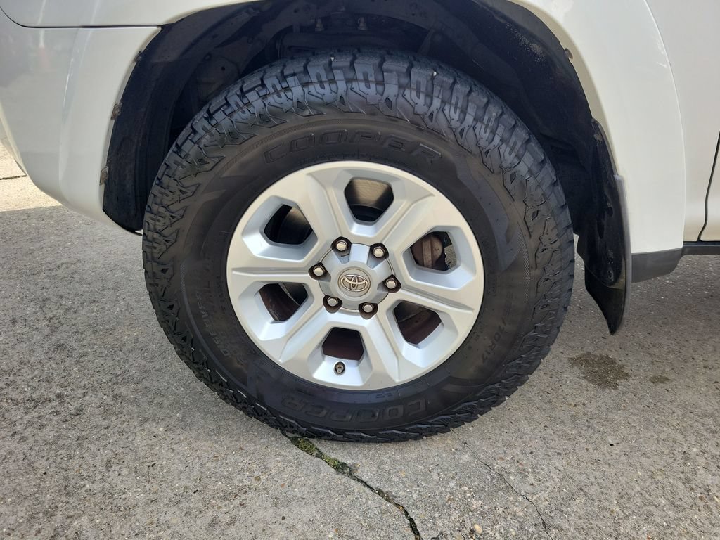 Used 2015 Toyota 4Runner SR5 RWD image 33
