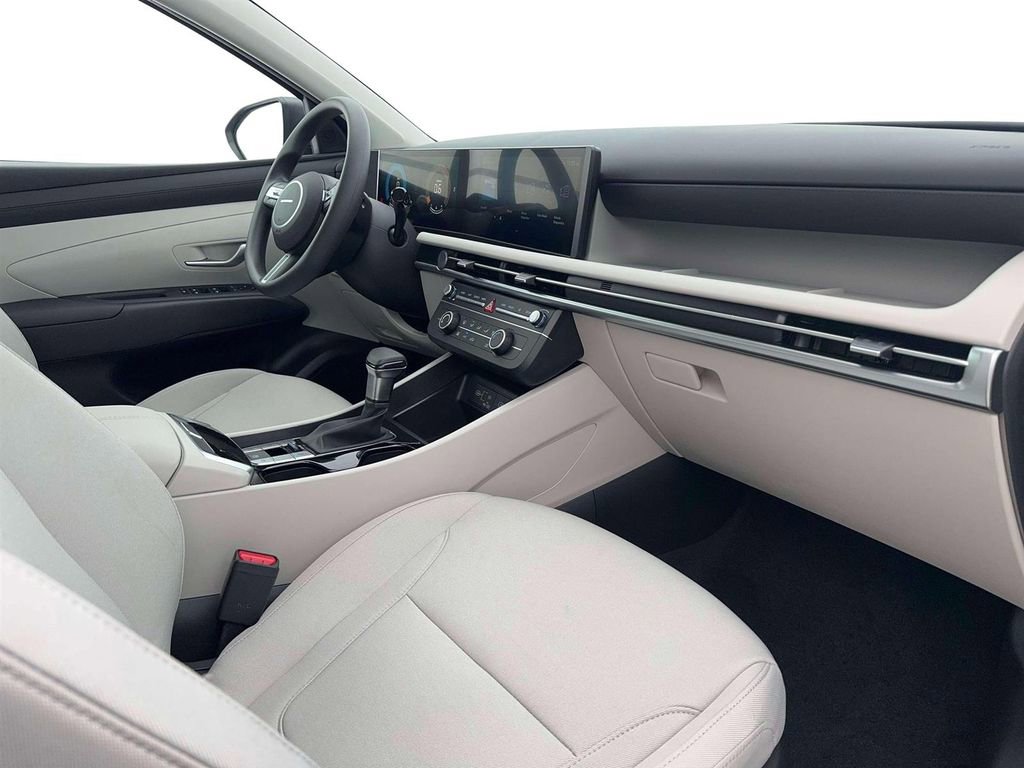 New 2026 Hyundai Tucson SE image 16