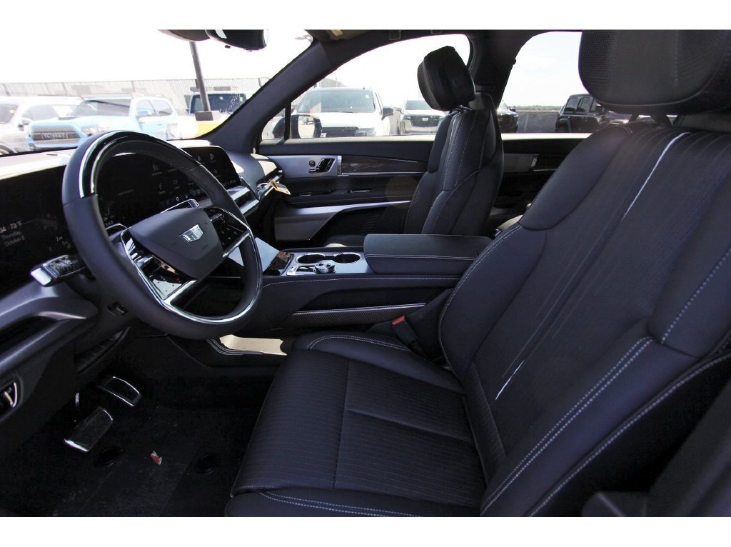New 2027 Cadillac Vistiq Luxury AWD/4WD image 6