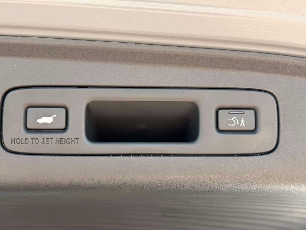 Used 2026 Acura ADX AWD image 9