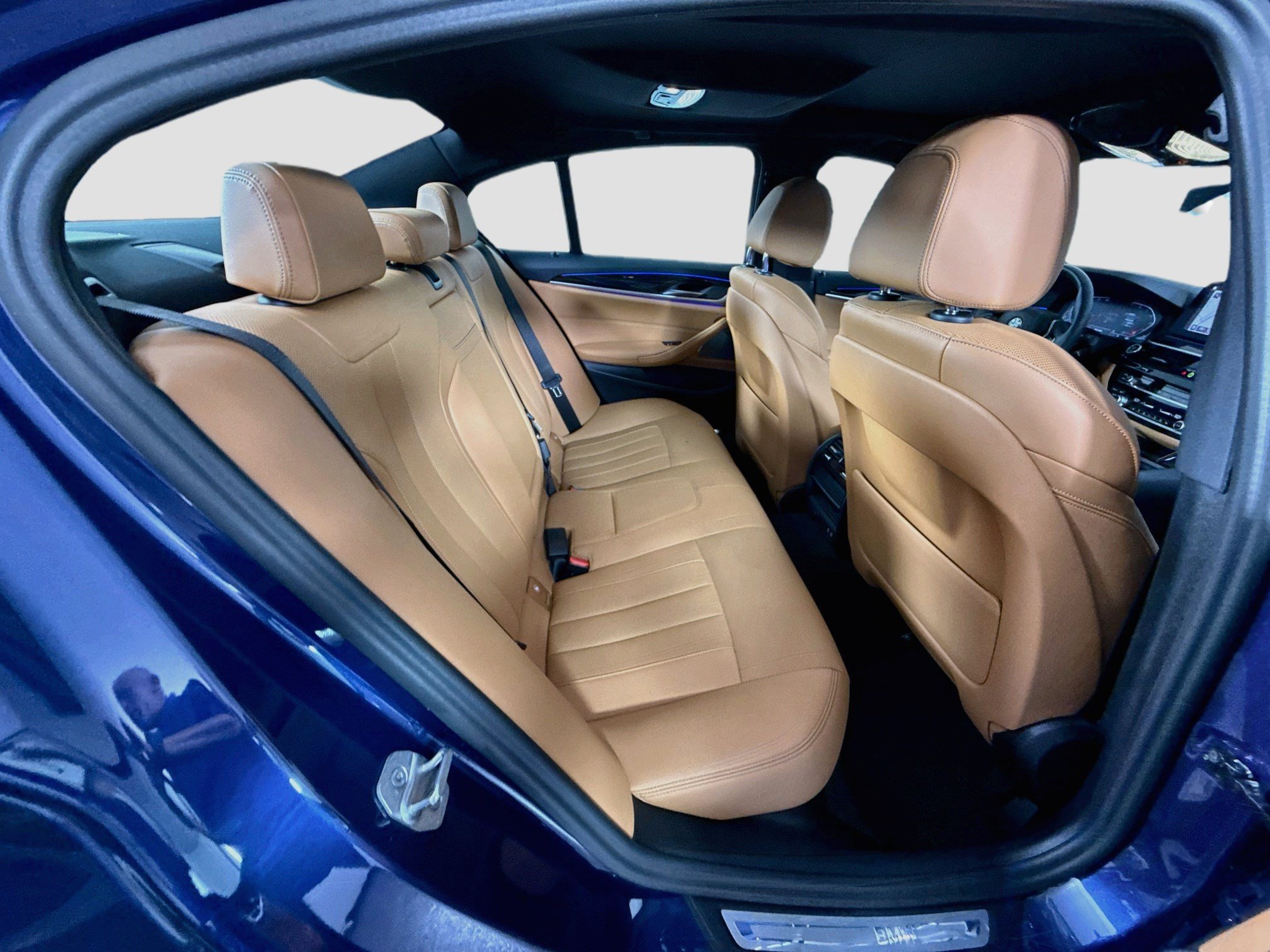 Used 2023 BMW 530i w/ Premium Package RWD image 27