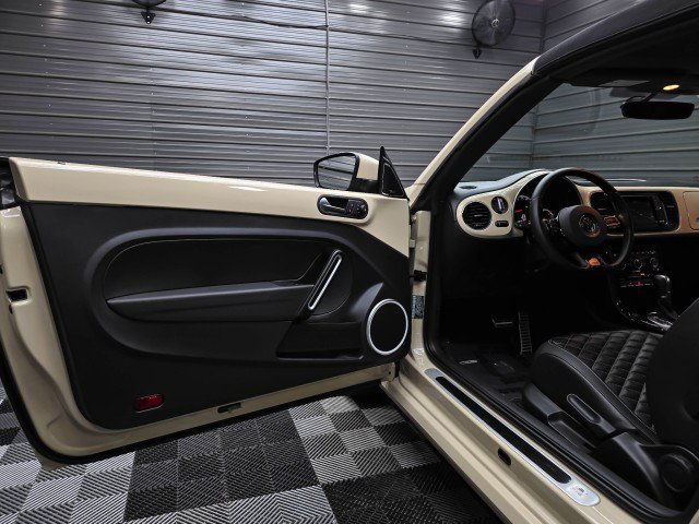 Used 2019 Volkswagen Beetle 2.0T Final Edition SEL FWD image 33