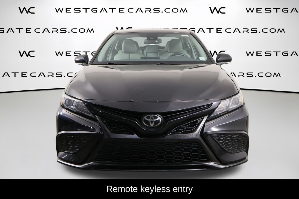 Used 2021 Toyota Camry SE w/ Convenience Package FWD image 2