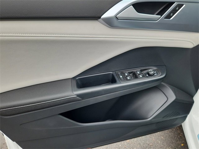 New 2025 Volkswagen Taos SE image 6