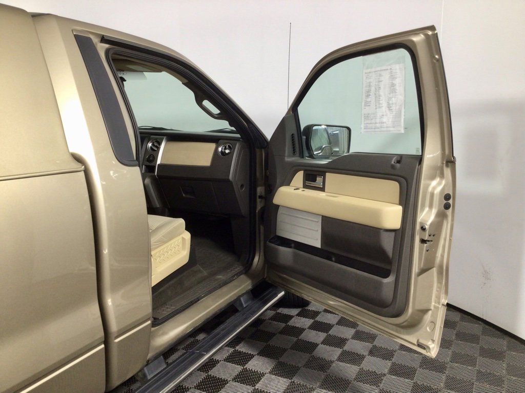 Used 2013 Ford F150 XLT w/ Mid Equipment Group image 22