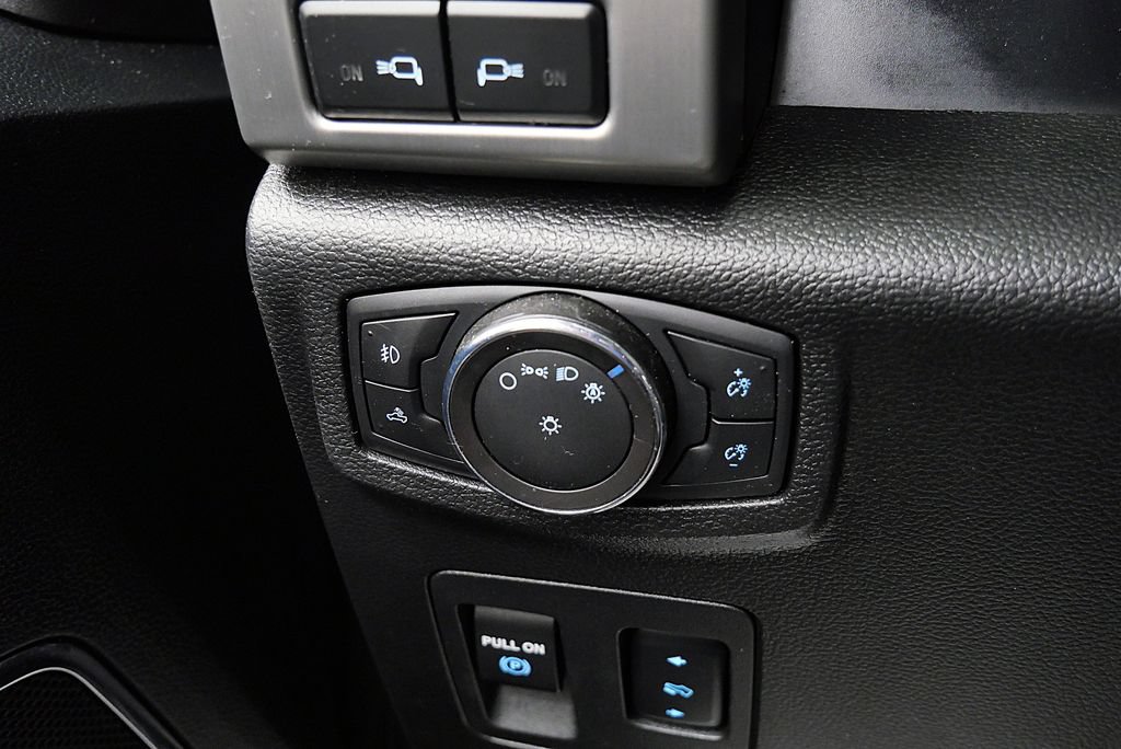 Used 2018 Ford F150 Platinum w/ Technology Package AWD/4WD image 27