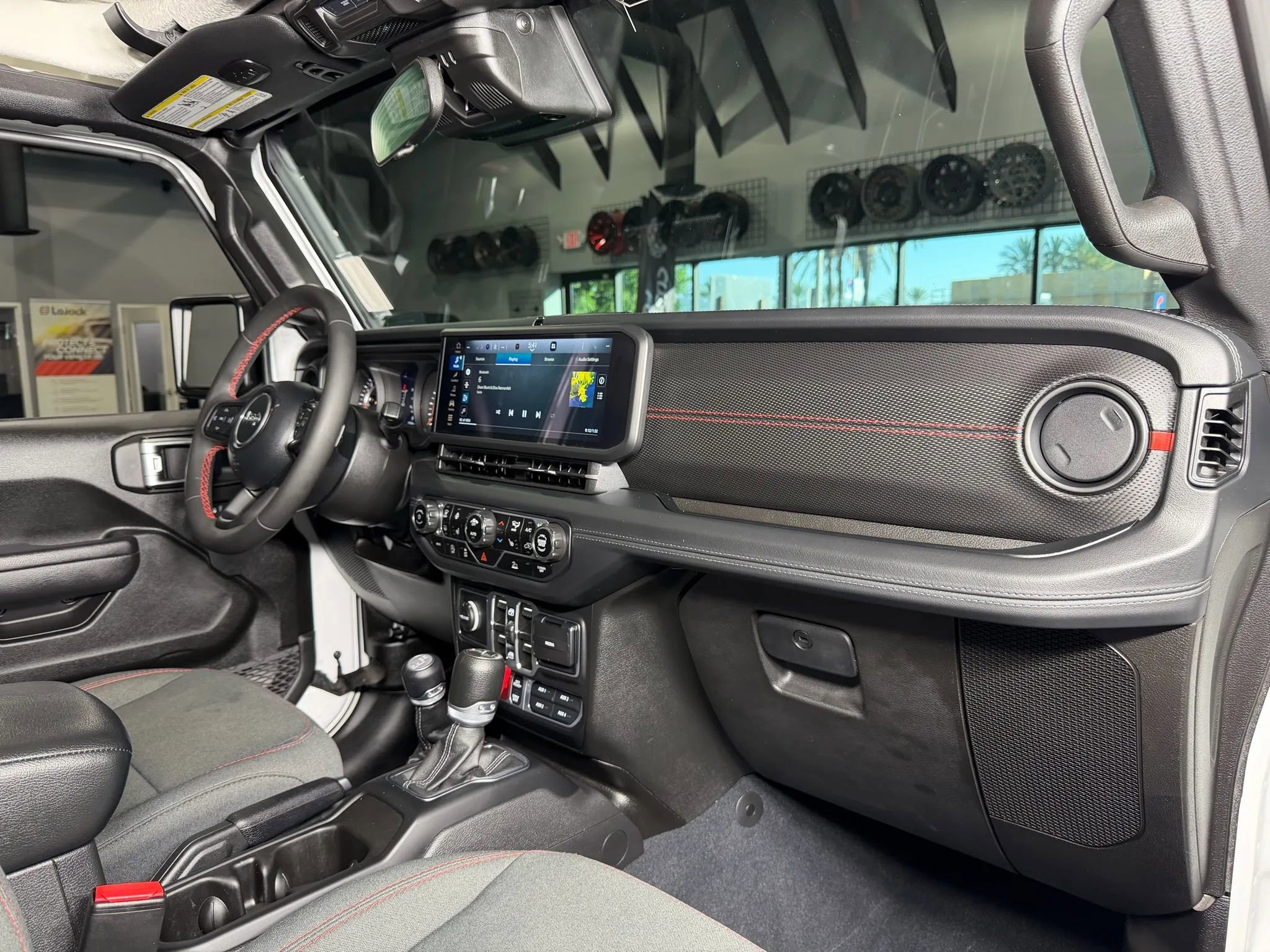 Used 2024 Jeep Wrangler Unlimited Rubicon w/ Convenience Group image 19