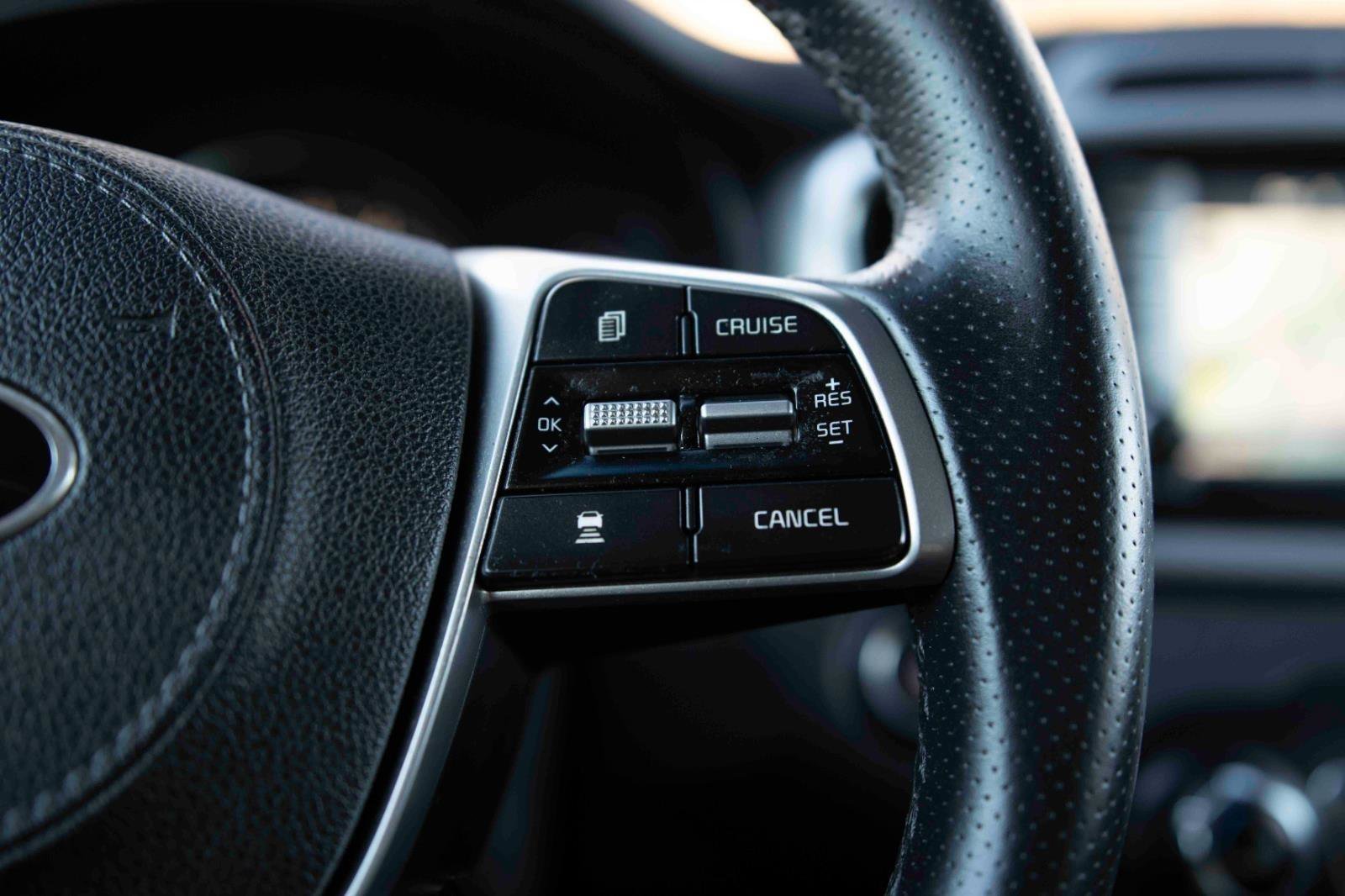 Used 2019 Kia Sorento SX image 7