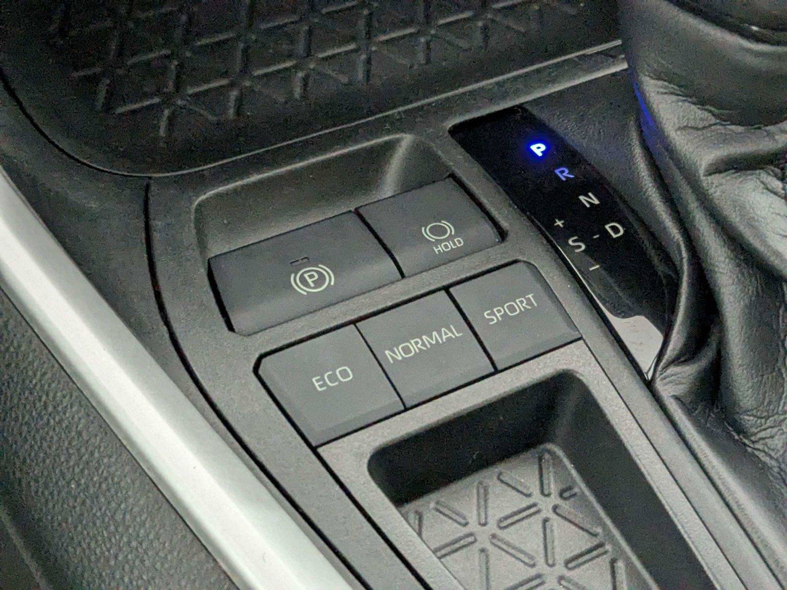 Certified 2022 Toyota RAV4 XLE FWD image 23