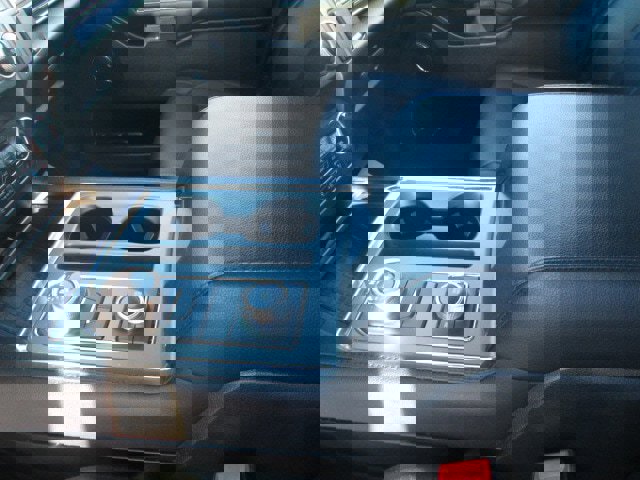 Used 2021 Ford Expedition XLT image 14