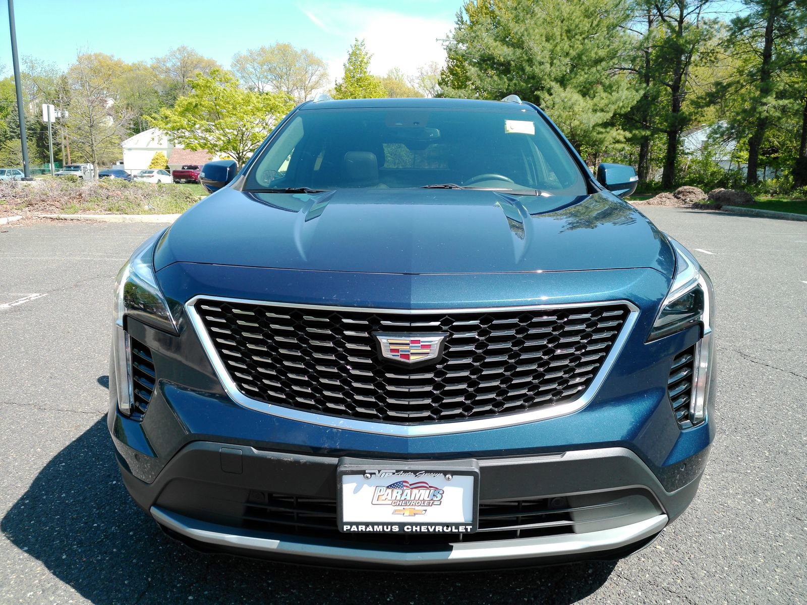 Certified 2022 Cadillac XT4 Premium Luxury w/ Safety Alert Package AWD/4WD image 3