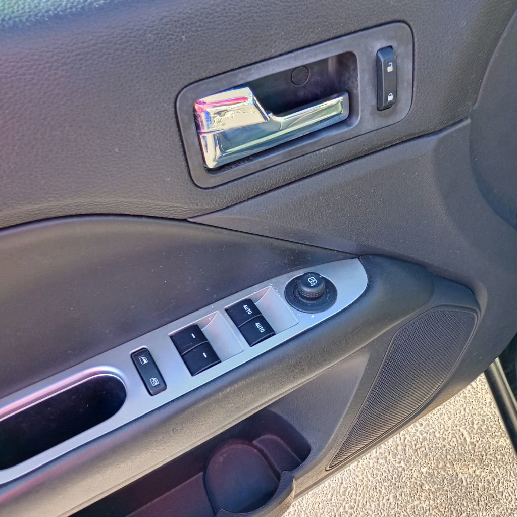 Used 2011 Ford Fusion SEL w/ 302A Rapid Spec Order Code image 12