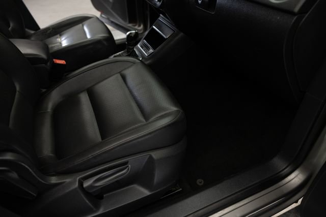 Used 2011 Volkswagen Tiguan SEL AWD/4WD image 20