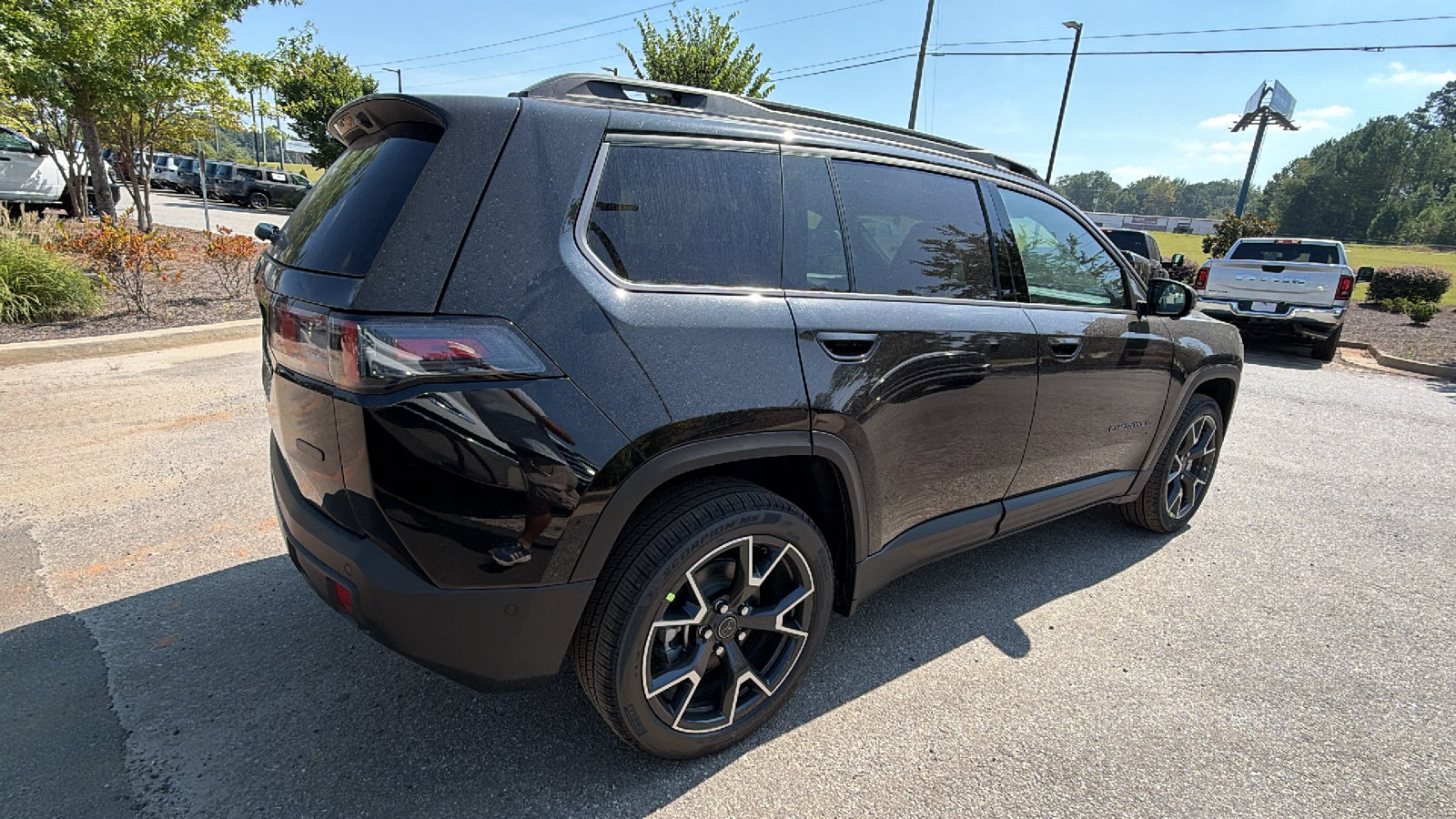 New 2026 Jeep Cherokee Overland w/ Trailer Tow Group AWD/4WD image 8
