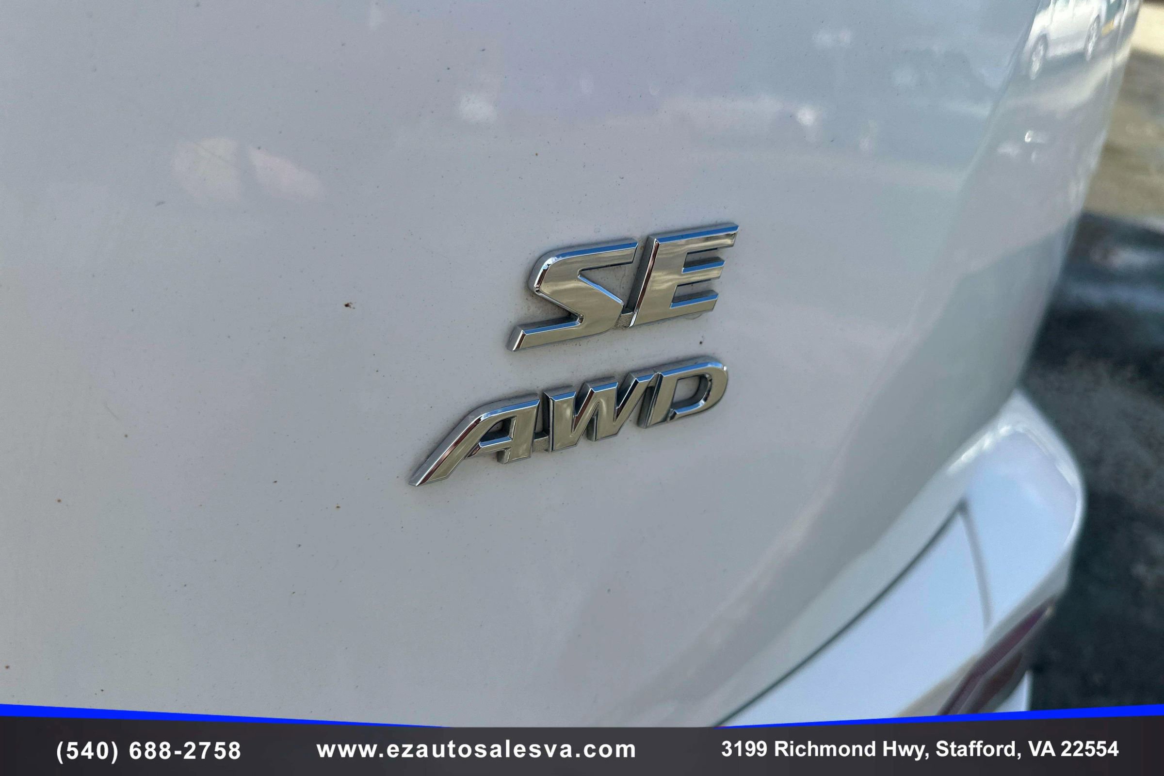 Used 2017 Toyota RAV4 SE image 13