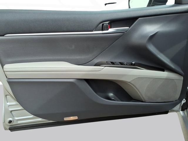 Used 2023 Toyota Camry XLE image 10