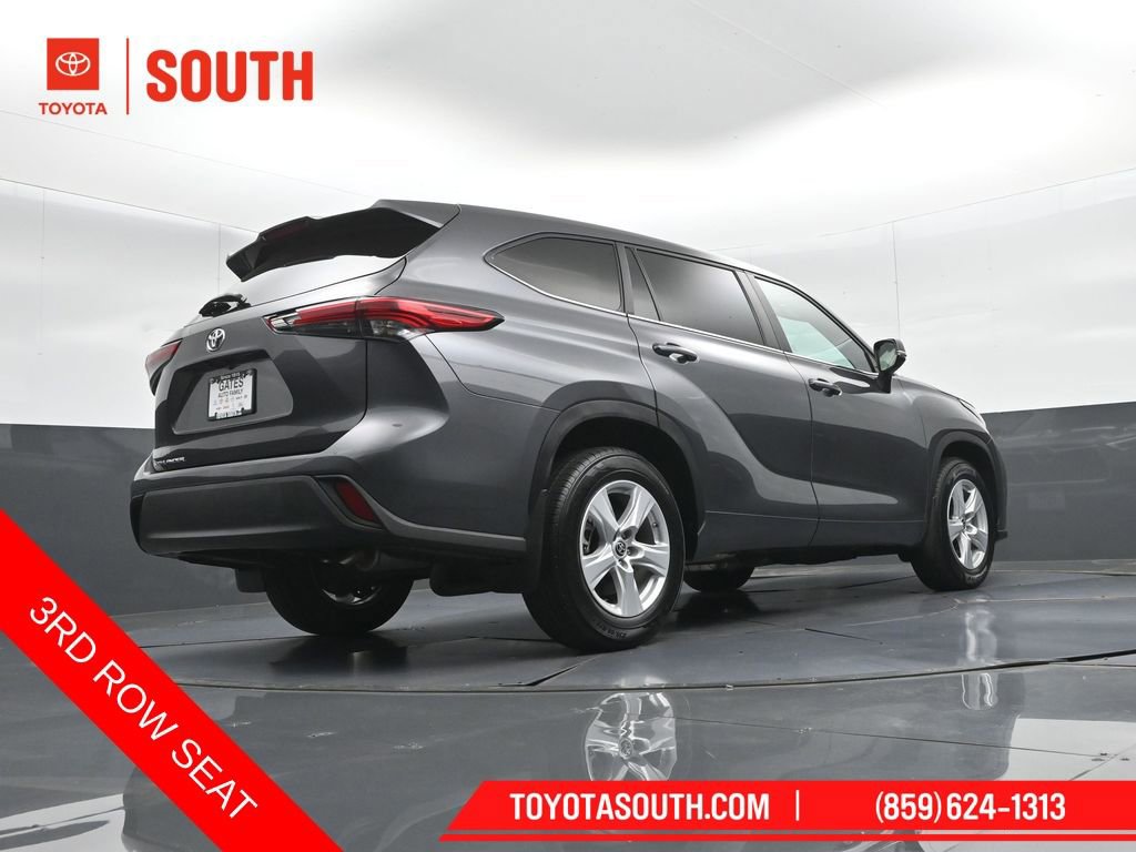 Used 2023 Toyota Highlander L FWD image 39