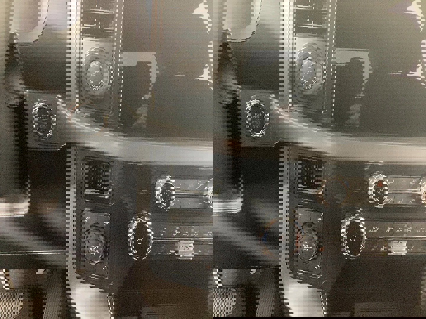 Used 2025 Ford F150 XLT w/ Equipment Group 302A MID image 21