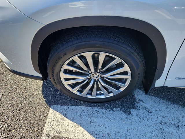 Used 2025 Toyota Highlander Limited image 5