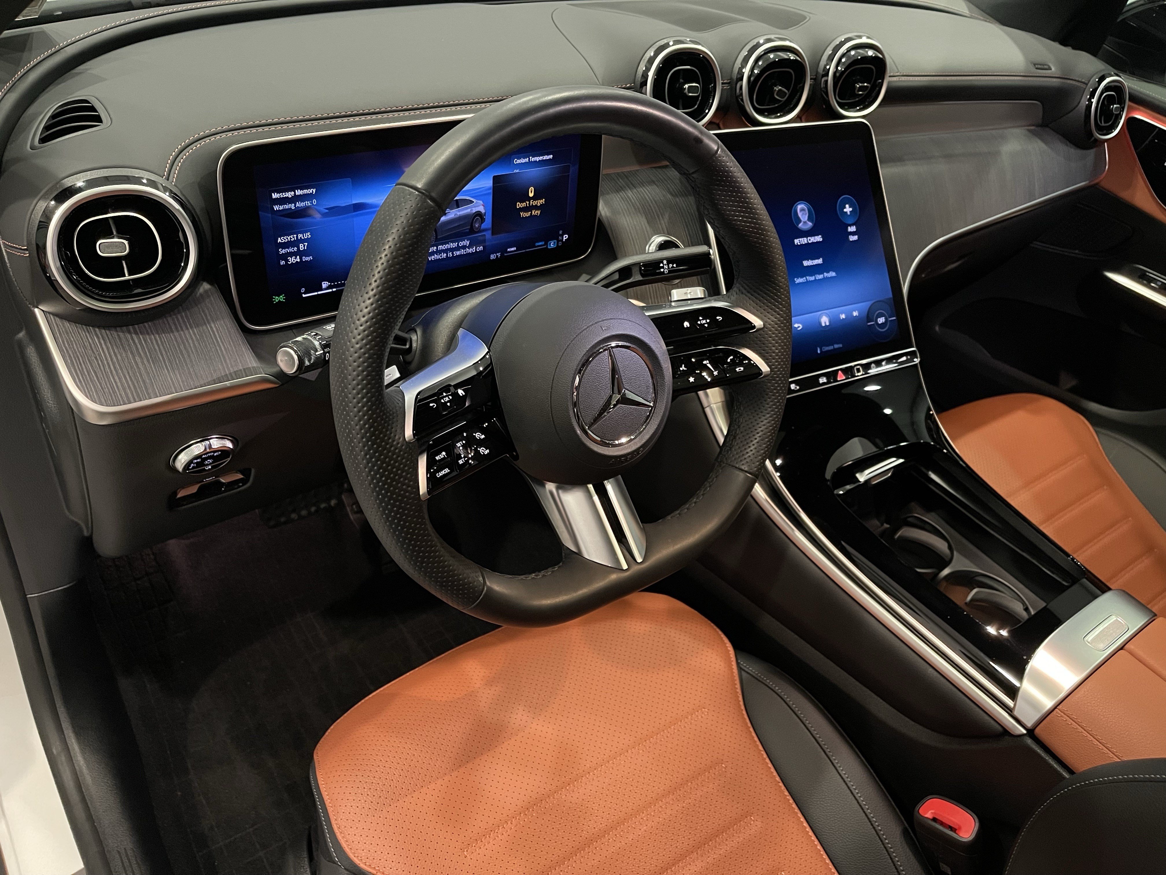 Used 2024 Mercedes-Benz GLC 300 4MATIC image 13