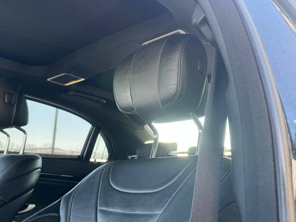 Used 2019 Mercedes-Benz S 560 4MATIC Sedan w/ AMG Line Exterior image 19