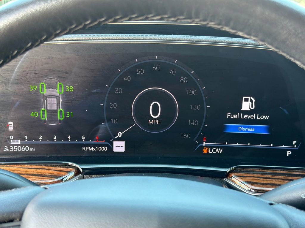 Used 2023 Cadillac Escalade Premium Luxury RWD image 27